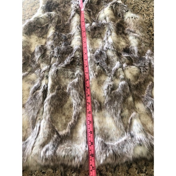 BSable Los Angeles Faux Fur‎ Vest - Picture 11 of 13